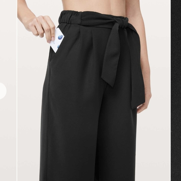 Lululemon Noir Crop Black Waist Bow Tie Relaxed Wide Leg Pants Women Size 8 - Picture 4 of 16